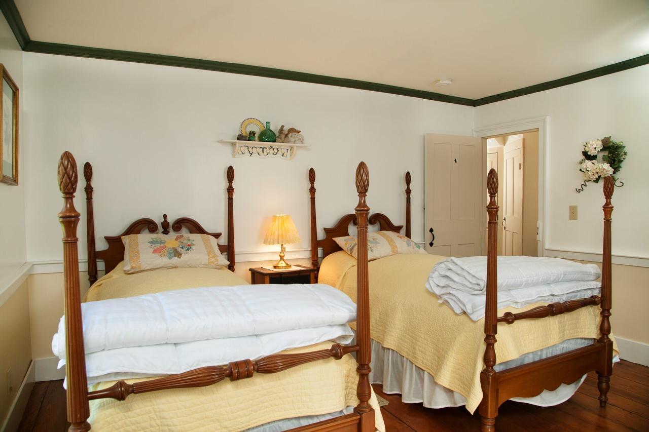 The Featherbed Inn Waitsfield Экстерьер фото